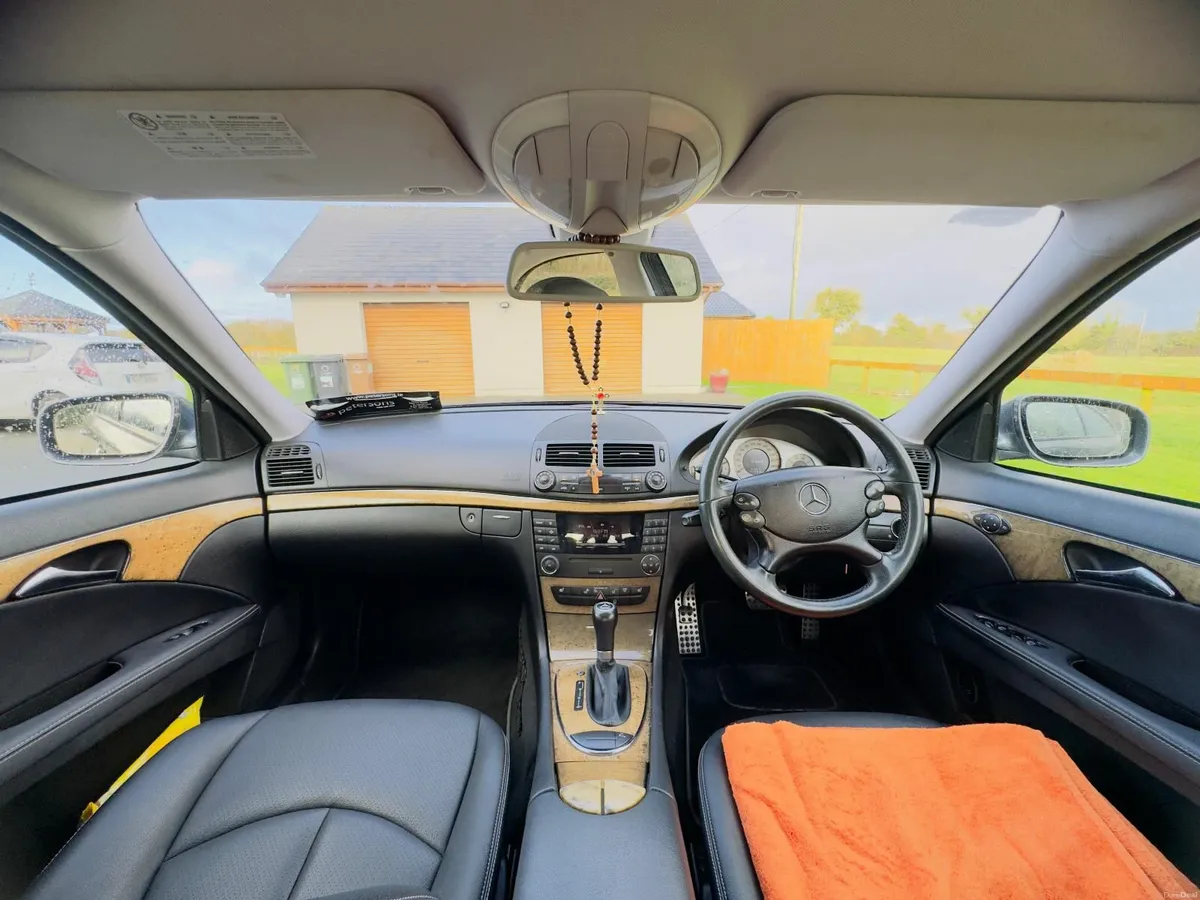 Mercedes-Benz E-Class 2008 - Image 1