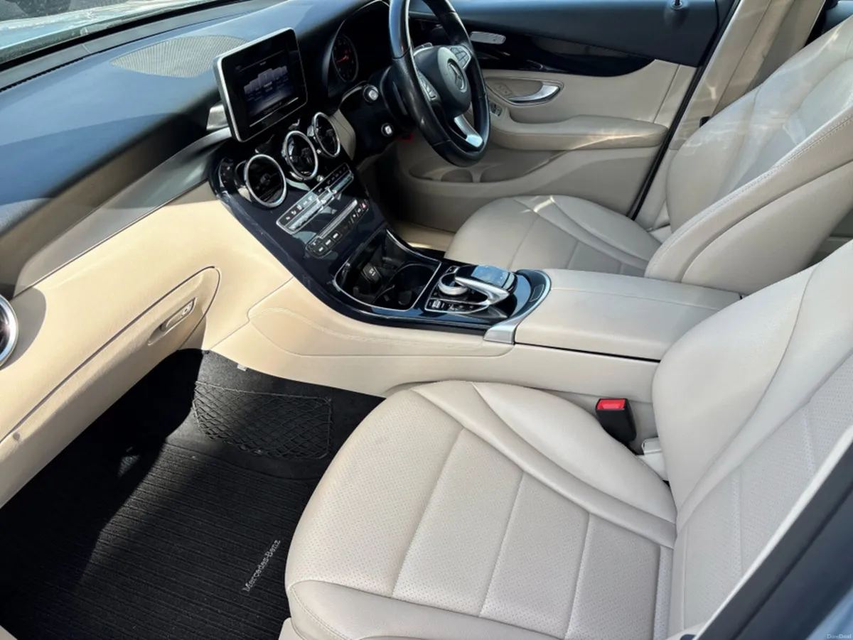 Mercedes-Benz GLC 220 D 4MATIC 5DR AUTO - Image 3