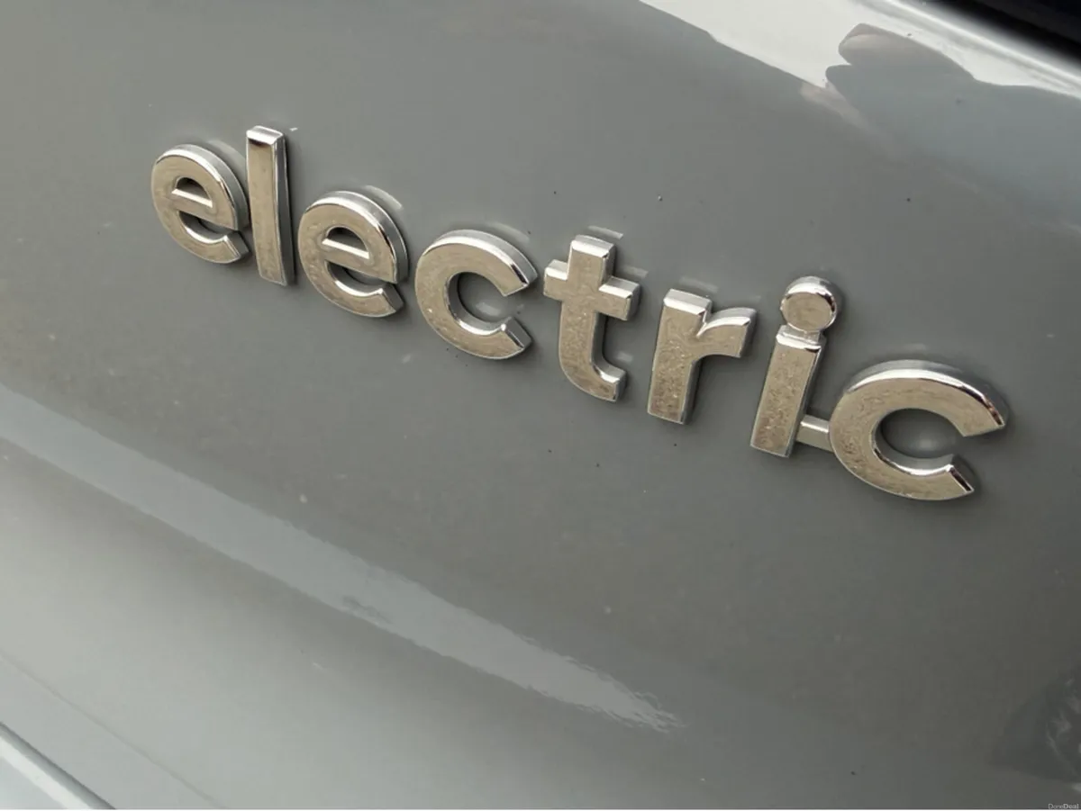 Hyundai IONIQ PREMIUM EV//LOW MILEAGE//HYUNDAI SER - Image 4