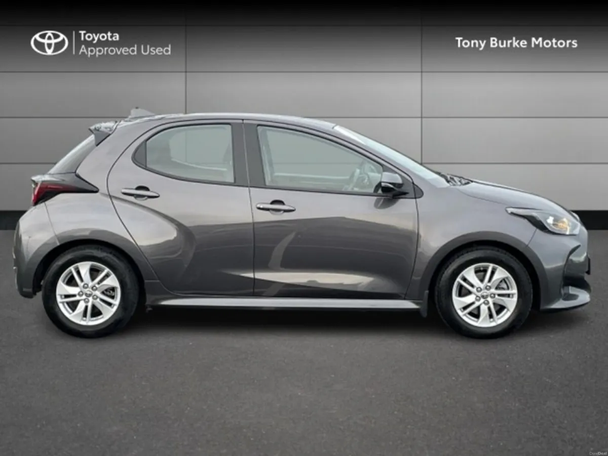 Toyota Yaris - Hybrid - New Generation - Luna Edit - Image 3