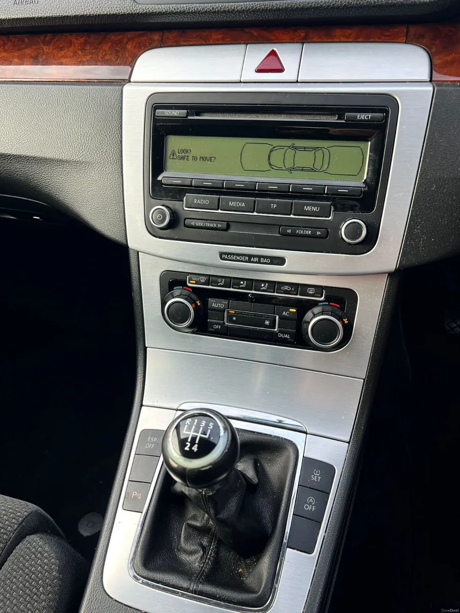 Volkswagen Passat 2010 1.6 TDI new nct 9/26 tax - Image 3