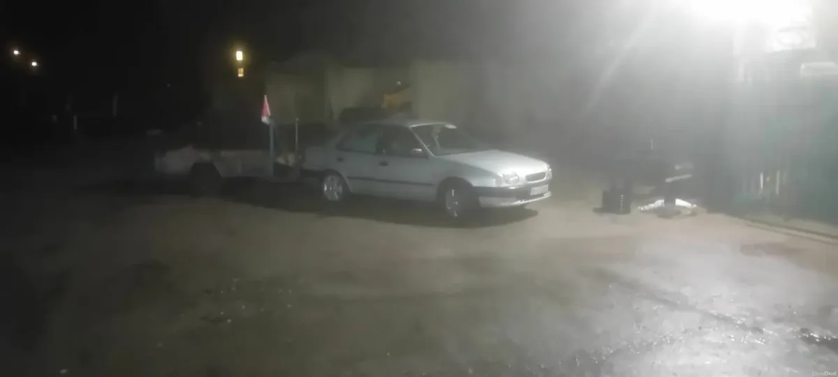 Toyota Corollas 2006/97 - Image 4