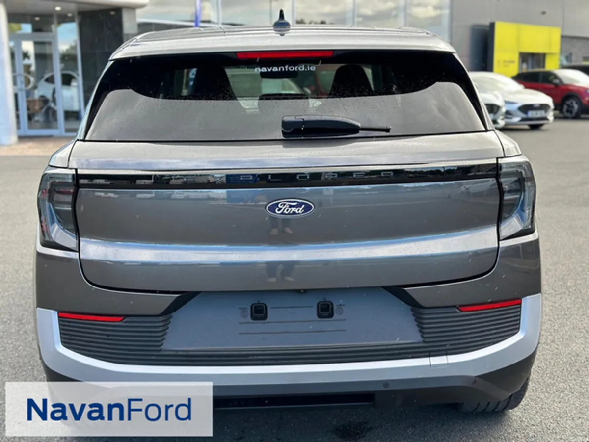 Ford Explorer Select RWD 82kWh -  Extended Range 2 - Image 5