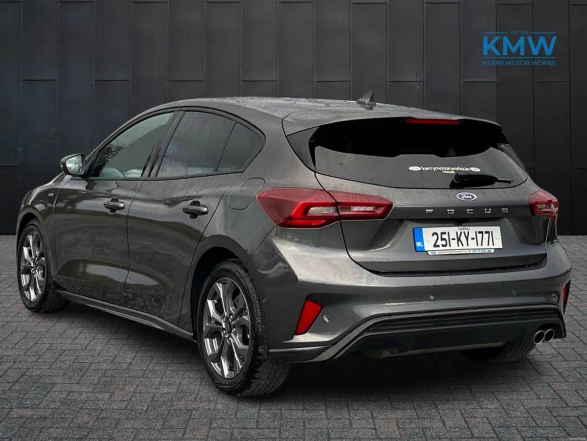 Ford Focus ST-Line Automatic 155 BHP..Parking Pack - Image 4
