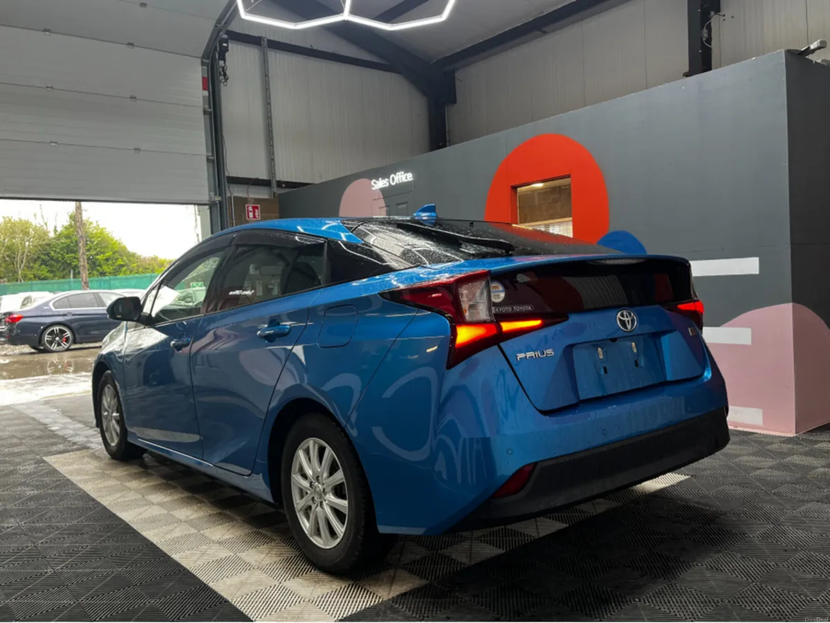 Toyota Prius 2019 PRIUS 1.8 HYBRID / 78k KMs / Cru - Image 4