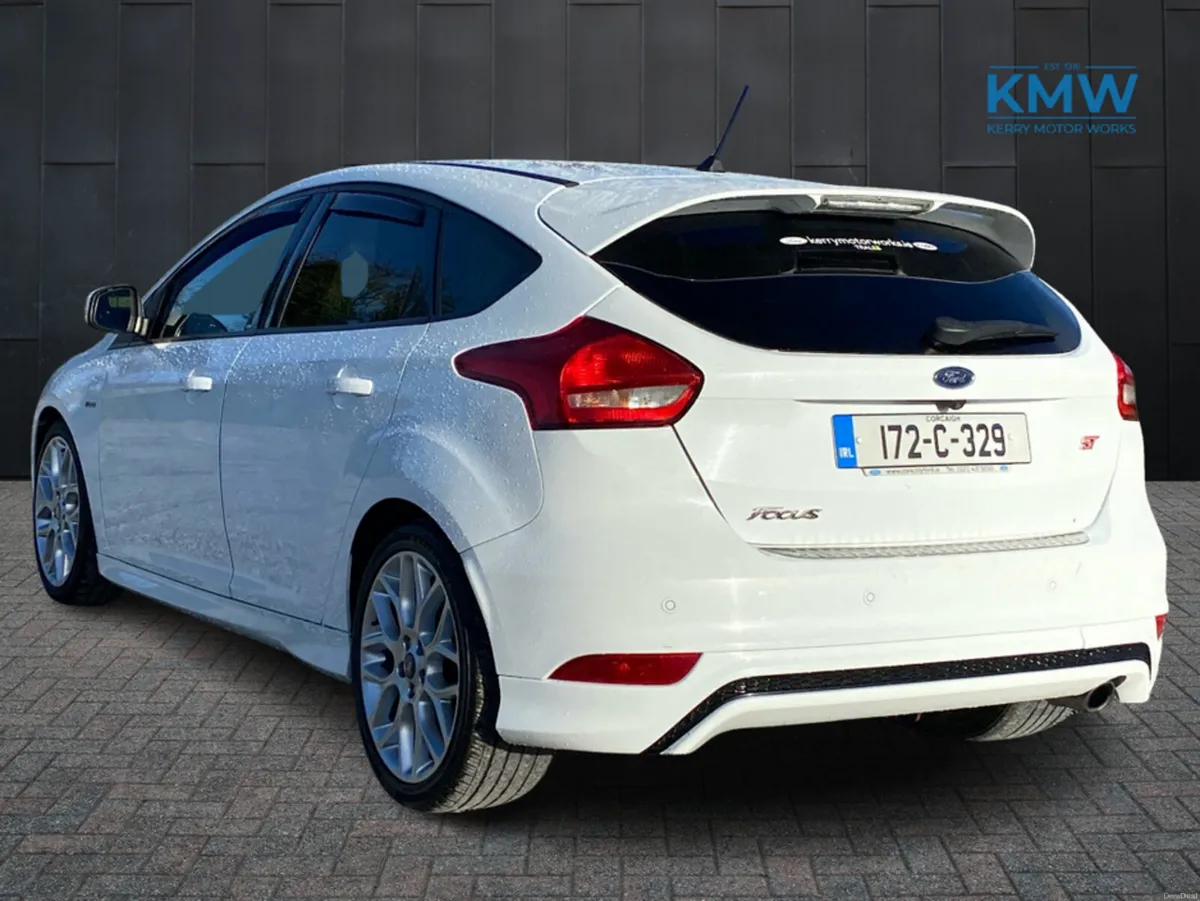 Ford Focus ST-Line 2.0 TDCI 150BHP... 18 Alloys + - Image 4