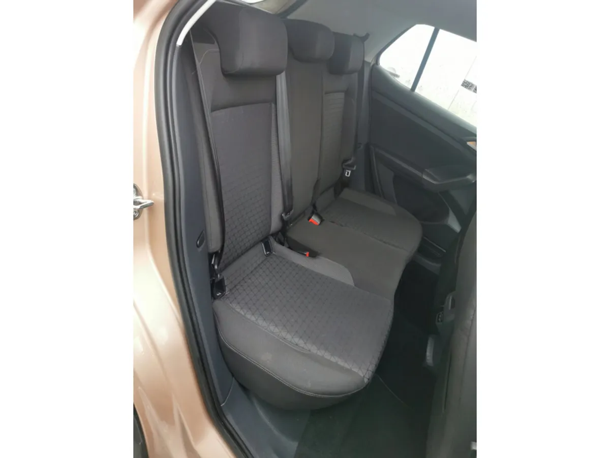 Volkswagen T-Cross LIFE 1.0 TSI MANUAL 5SPEED 95BH - Image 4