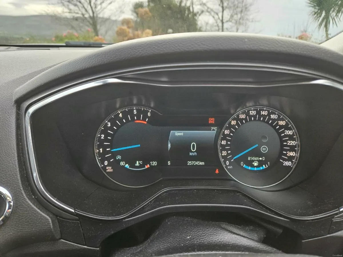 Ford Mondeo Titanium - Image 2