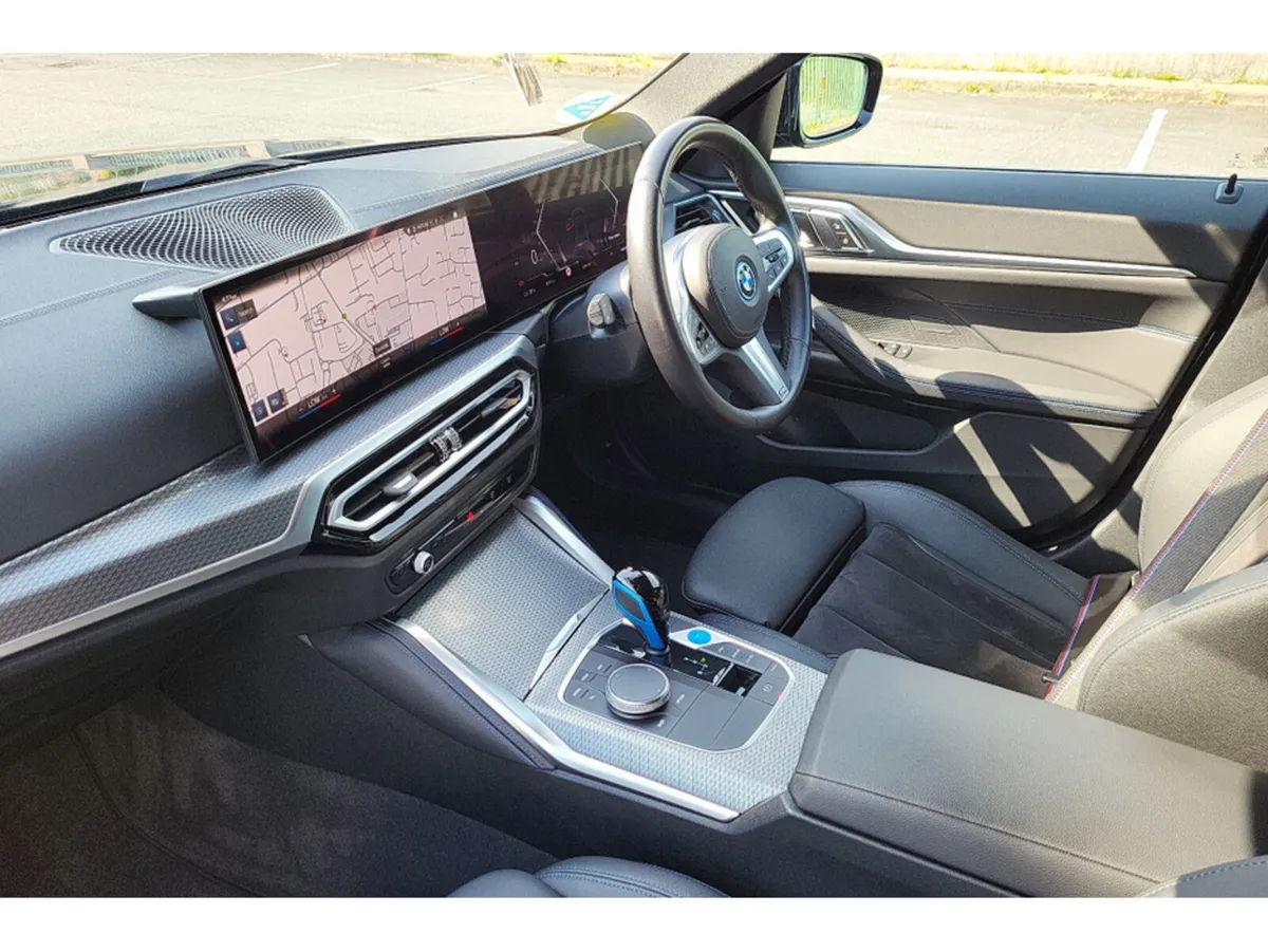 BMW i4 EDRIVE40 M-SPORT PRO *** Upgraded 19 inch A - Image 3