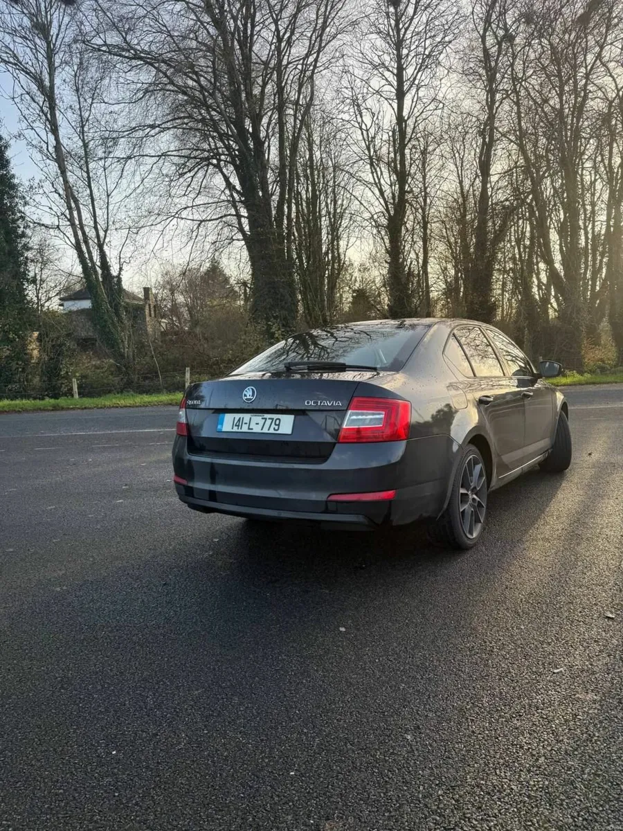 SKODA OCTAVIA 2014 LOW MILEAGE VRS VIEW - Image 2