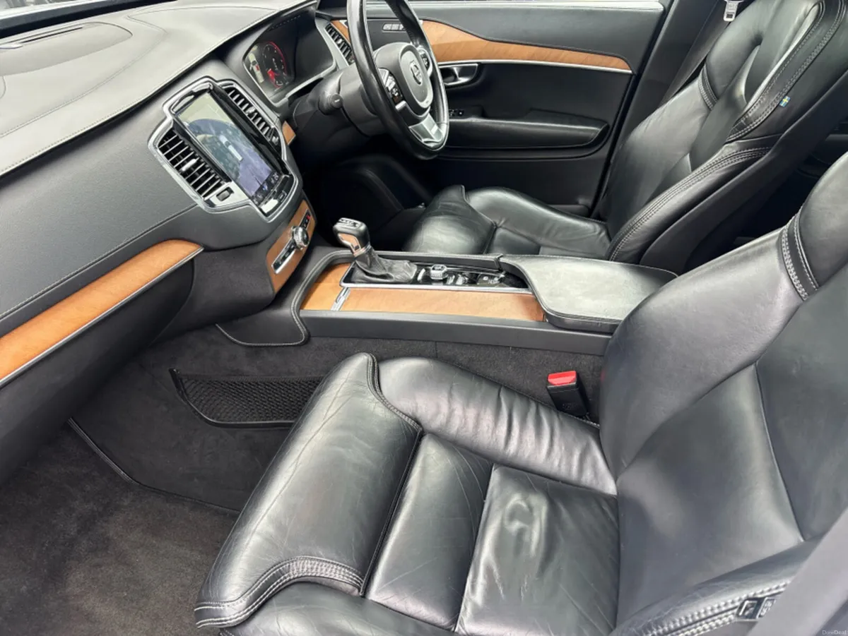 Volvo XC90 2.0 D5 INSCRIPTION PP AWD AUTO INSCRIP - Image 3