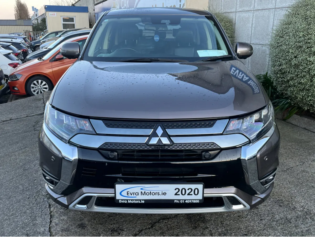 Mitsubishi Outlander G 4WD AUTOMATIC HYBRID PHEV 2 - Image 3