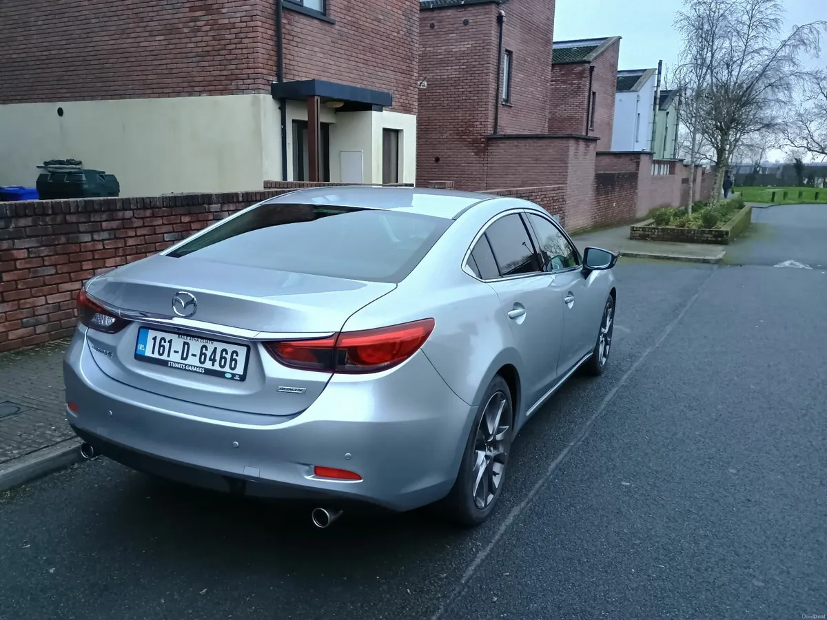 Car in excellent condition, low km, high-spec! - Image 3