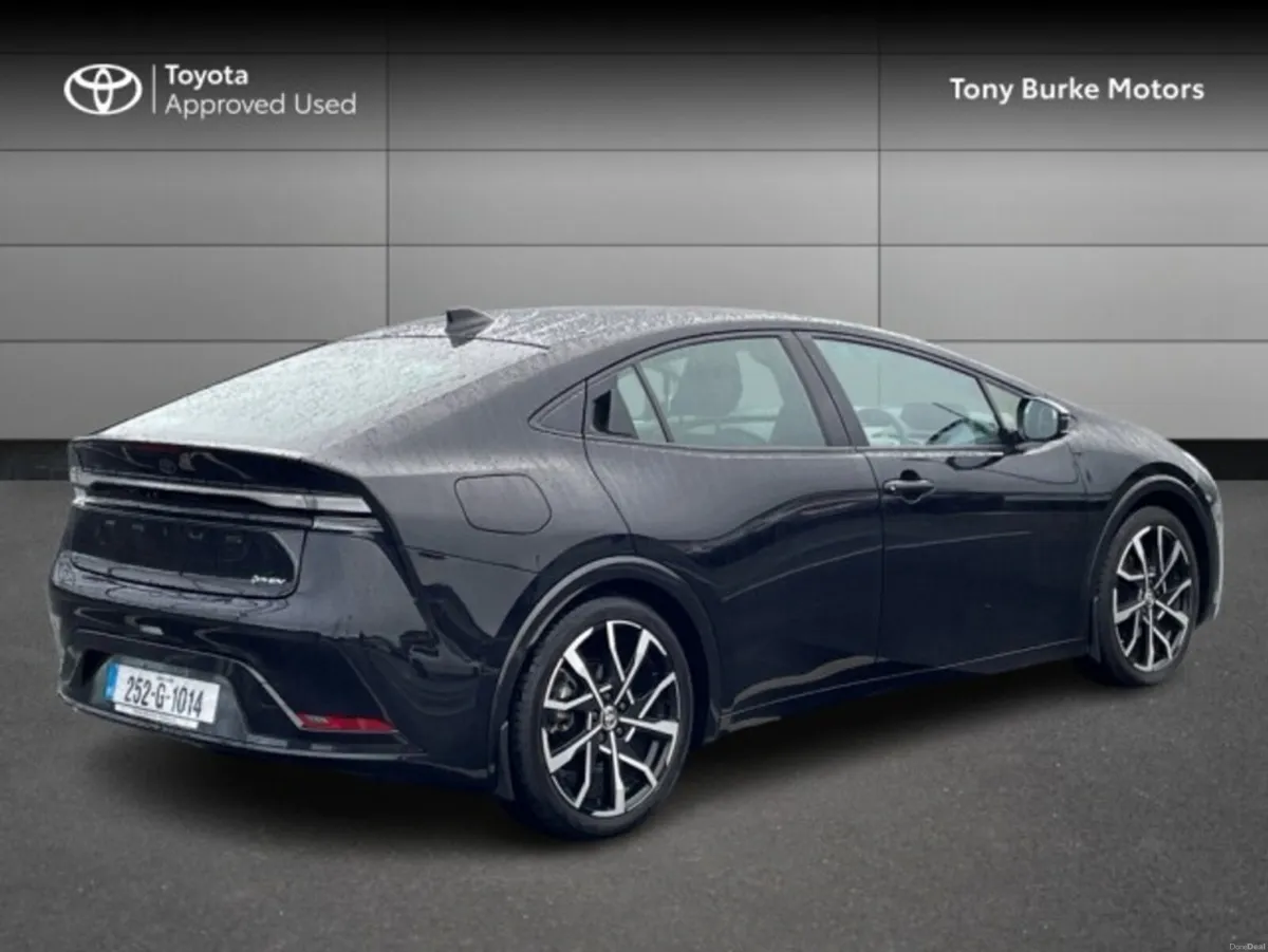 Toyota Prius PHEV - Plug-In Hybrid - Save EUR 8,00 - Image 2