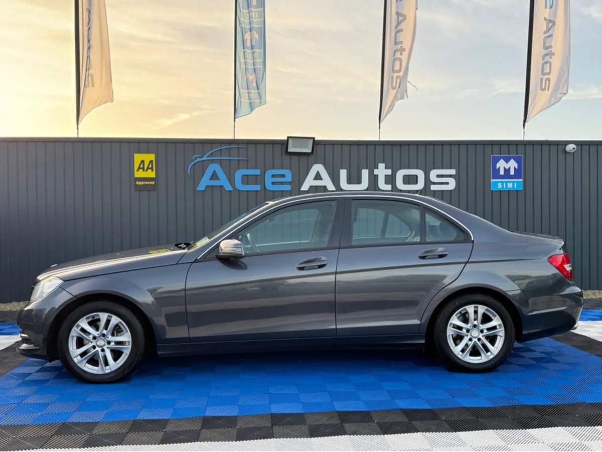 Mercedes-Benz C-Class EXECUTIVE SE C220D  - 2.1 DI - Image 4