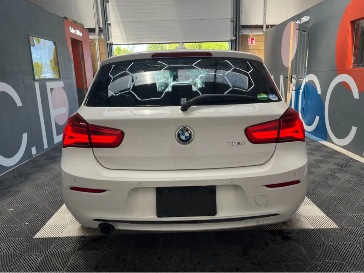 BMW 1-Series BMW 1 SERIES AUTOMATIC 118I / 35k KMS - Image 5
