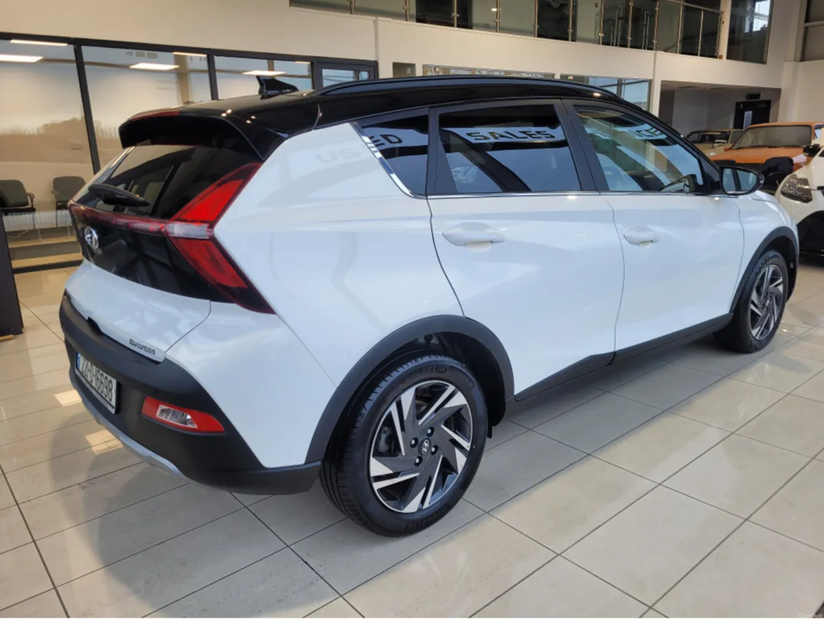 Hyundai Bayon AUTOMATIC TWO TONE 5DR - Image 3