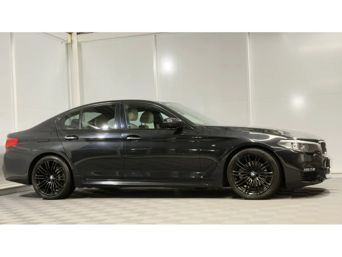 BMW 5-Series *D G30*  M SPORT - Image 2