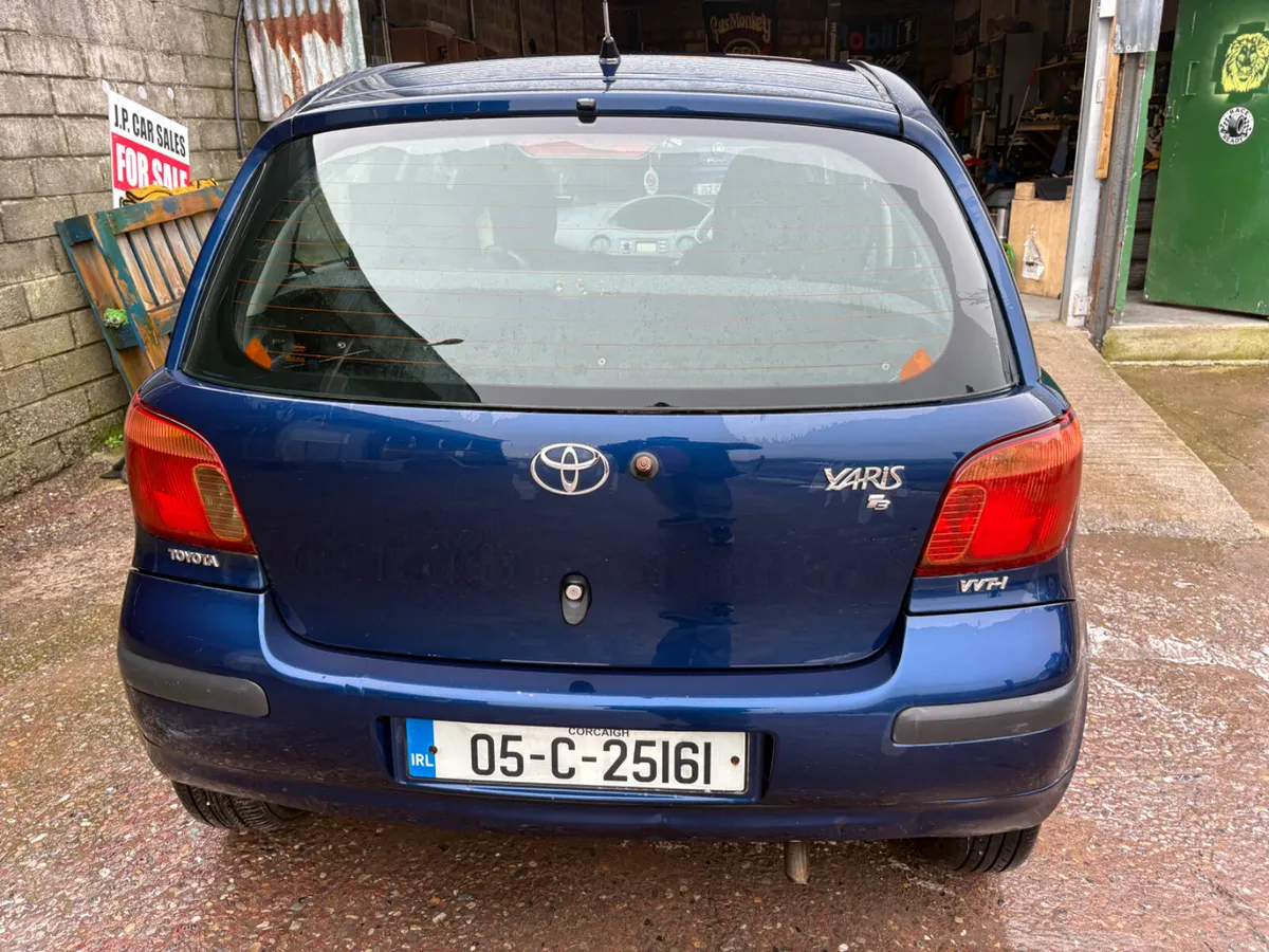 Toyota Yaris 2005 - Image 3
