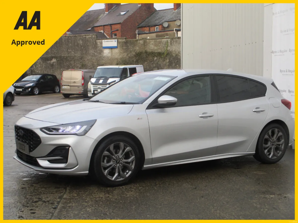 Ford Focus ST-LINE 1.0 PETROL   TOP OF THE RANGE M - Image 6