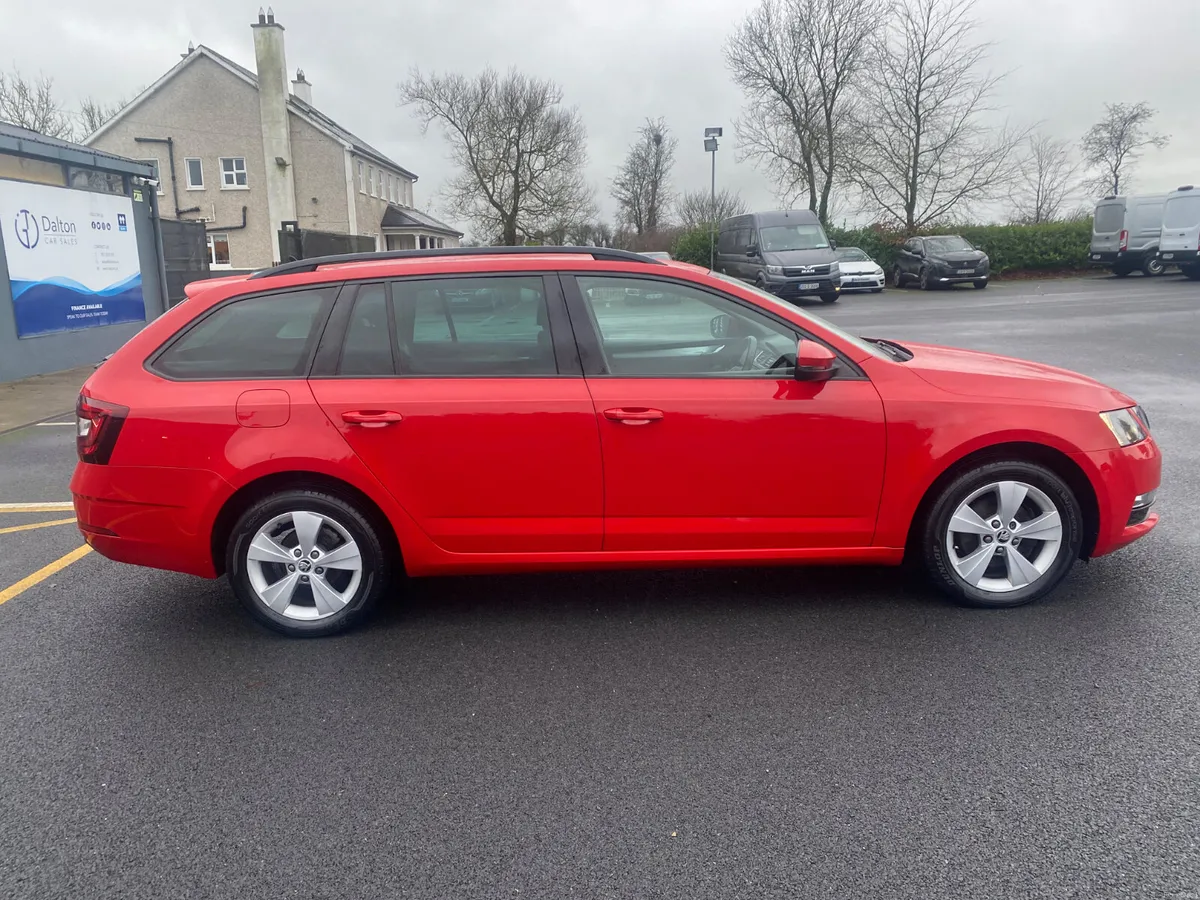 SKODA OCTAVIA ESTATE 1.6 TDI 2019 (191) - Image 4