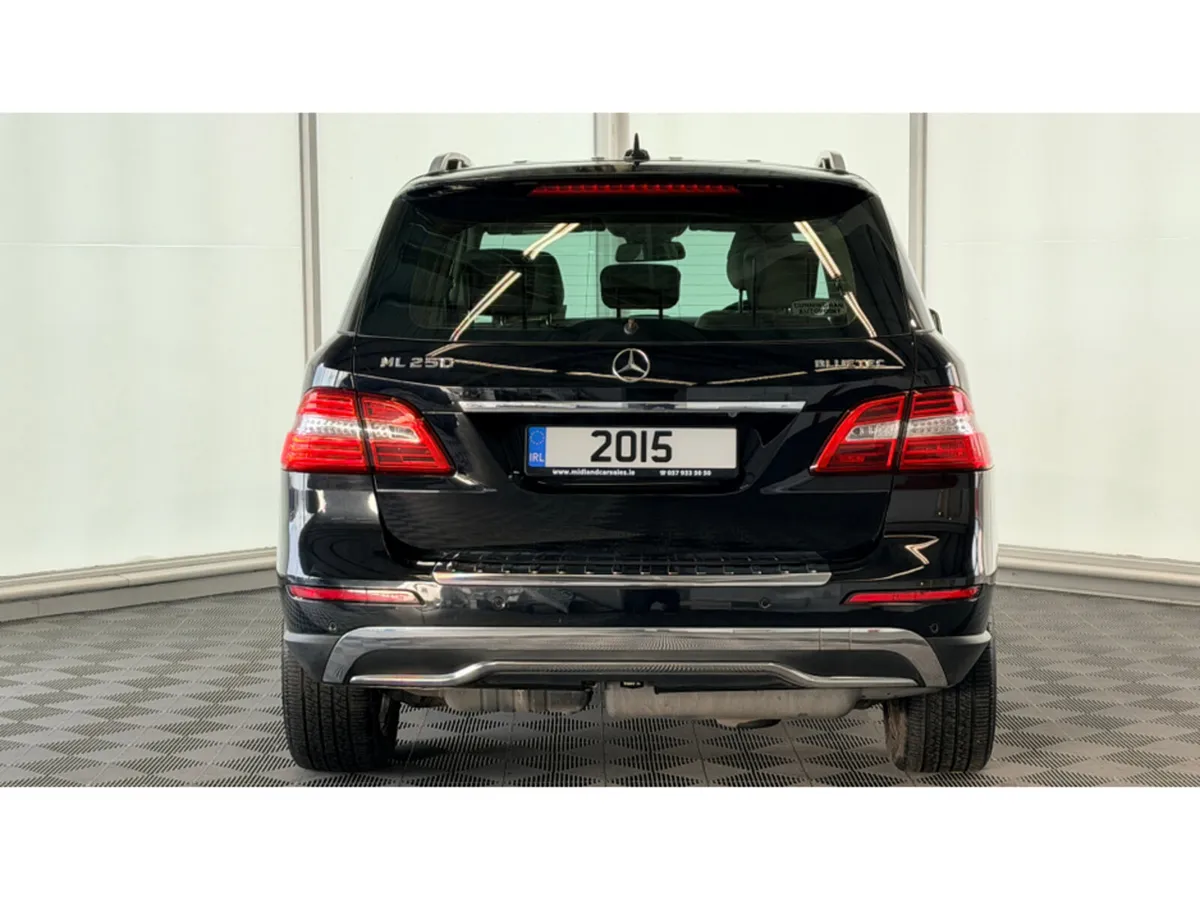 Mercedes-Benz M-Class 250 BLUETEC 4MATIC 5DR AUTO - Image 4