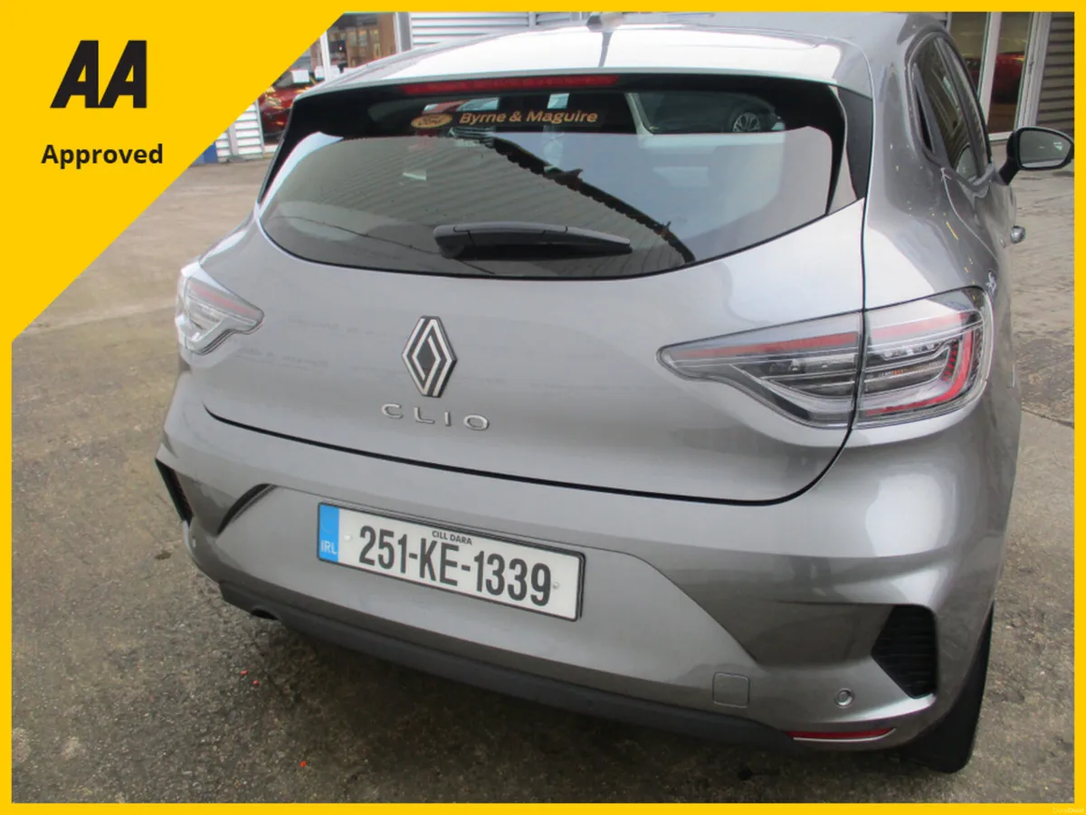 Renault Clio EVOLUTION  WITH ONLY 6105KMS HIGH SPE - Image 6