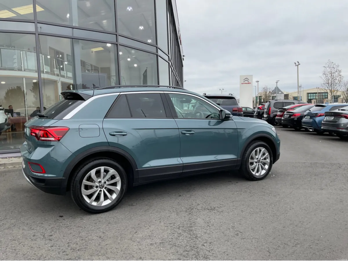 Volkswagen T-Roc ED 75 2.0 TDI MANUAL 6SPEED FWD 1 - Image 3