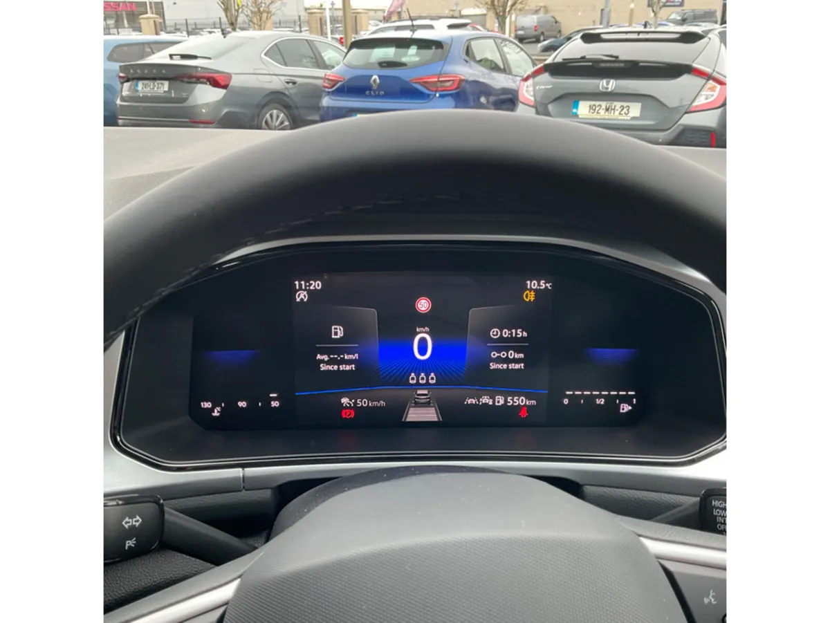 Volkswagen T-Roc ED 75 2.0 TDI MANUAL 6SPEED FWD 1 - Image 4