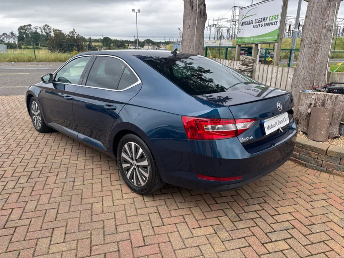 Skoda Superb 1.6 TDI SE TECH GREENLIN GREENLINE 5D - Image 3