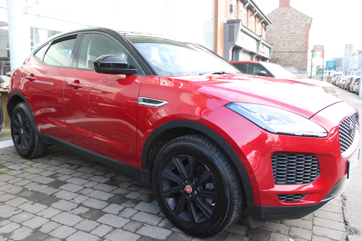 Jaguar E-Pace CHEQUERED FLAG AWD AUTO 2020 - Image 2
