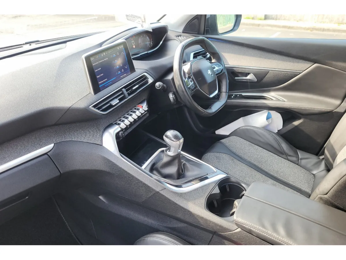 Peugeot 3008 ALLURE 1.6 BLUE HDI 120BHP *** Full S - Image 3