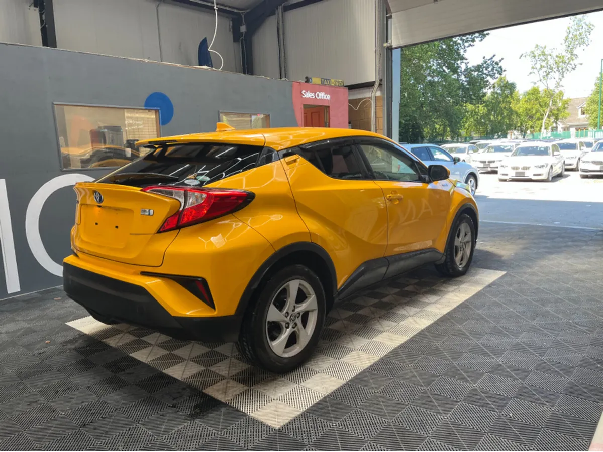 Toyota C-HR ONLY €18950 C-HR 1.8 HYRBID / 91k KMs - Image 6