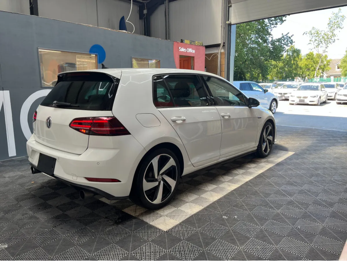 Volkswagen Golf 2.0 GTI 2.0 TSI DSG AUTOMATIC / 96 - Image 6