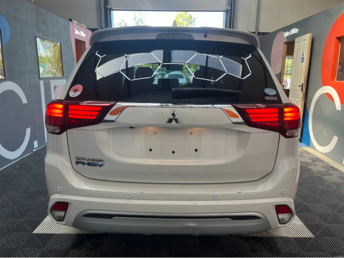 Mitsubishi Outlander 2020 OUTLANDER 2.4 HYBRID / 7 - Image 5