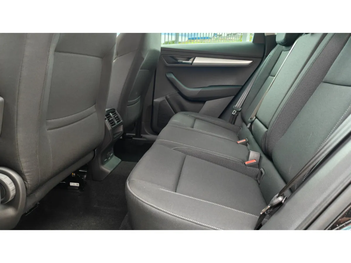 Skoda Karoq SELECTION 1.0TSI 115HP-DEMO MODEL AS N - Image 4