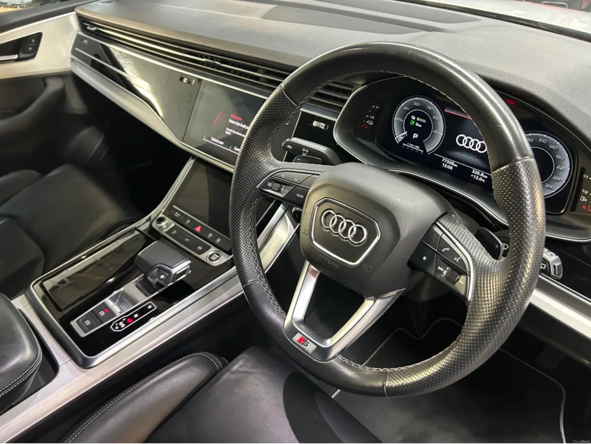 Audi Q7 S LINE 55 TFSI E QUATTRO Hybid - Image 4