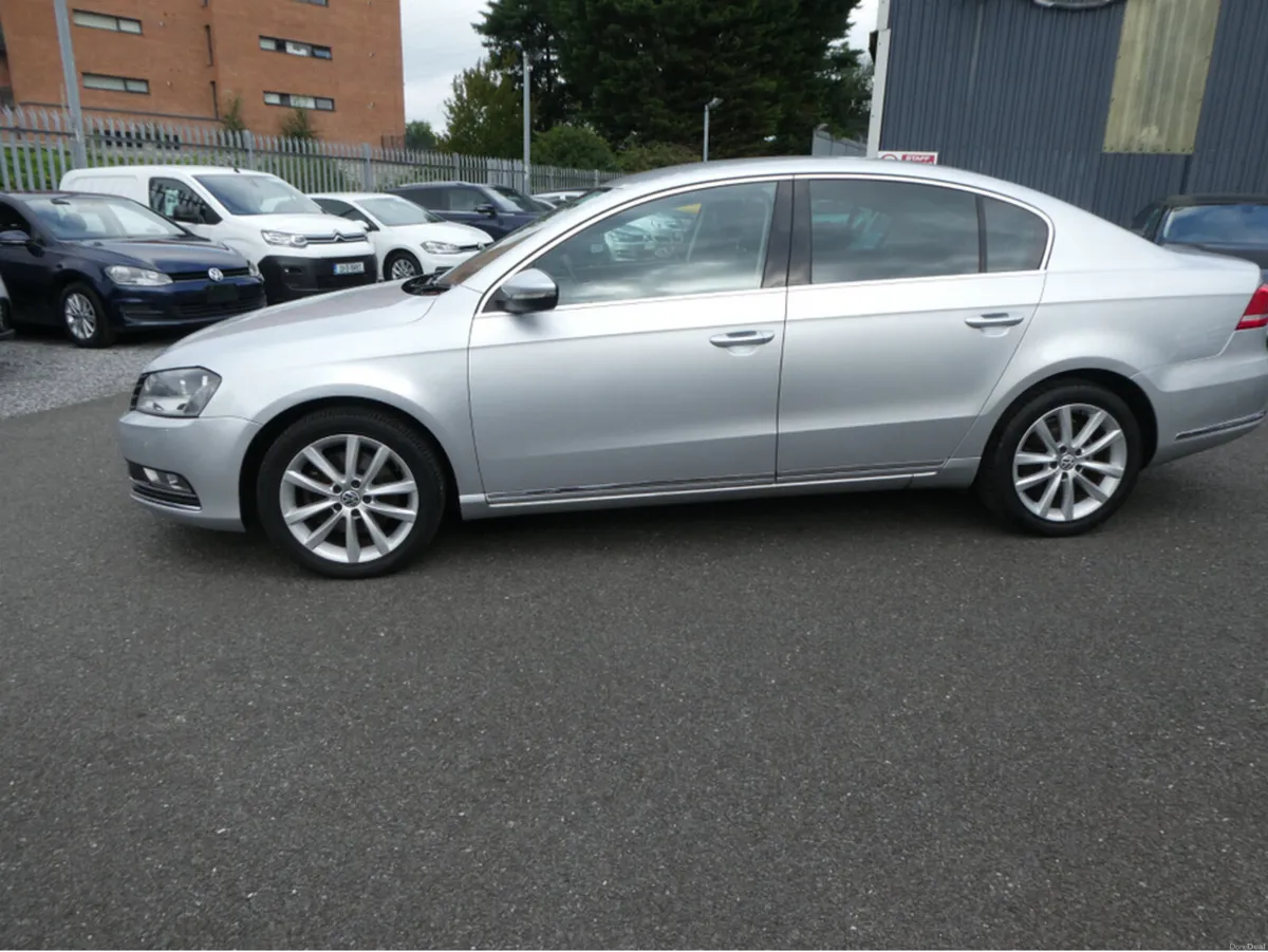 Volkswagen Passat HIGHLINE 1.6 TDI MANUAL 6SPEED F - Image 4