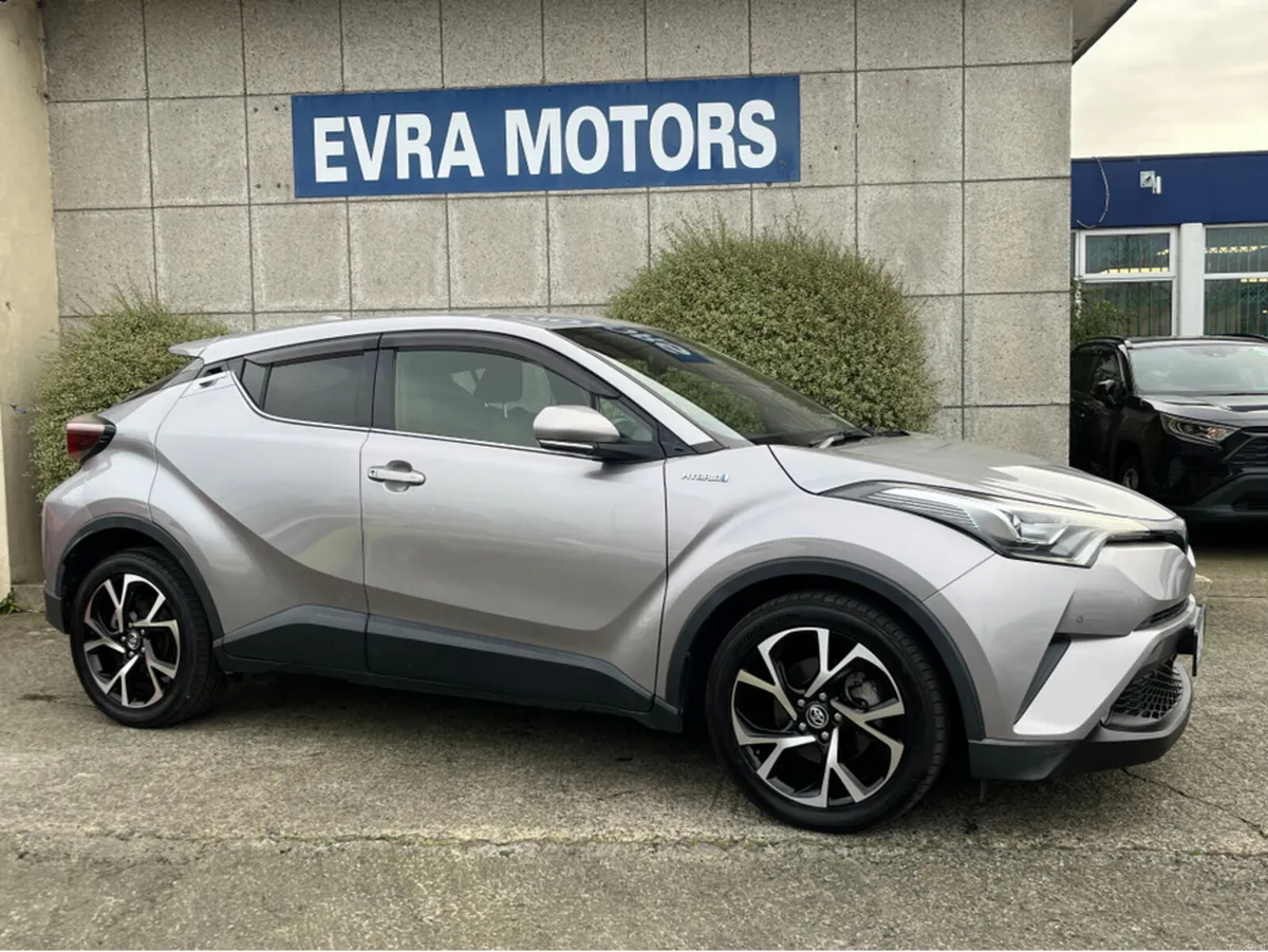 Toyota C-HR SOL AUTOMATIC HYBRID 1.8 PETROL //HIGH - Image 3