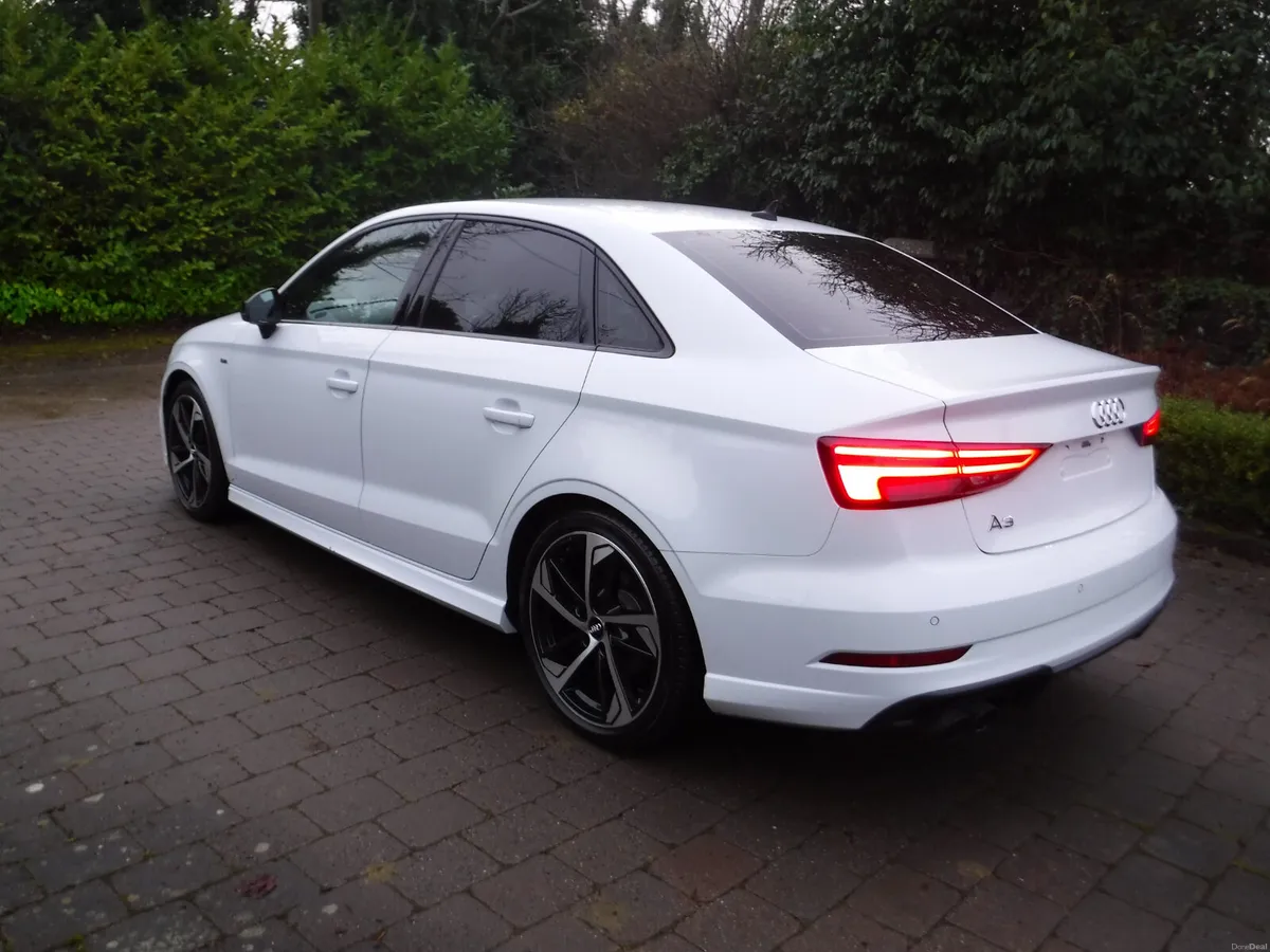 AUDI A3 1.4 TFSI AUTO S-LINE BLACK EDITION SALOON - Image 4