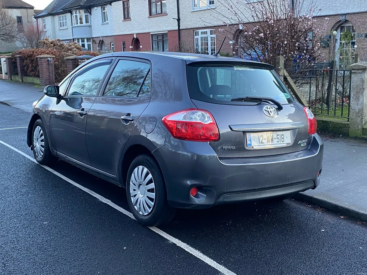 2012 Toyota Auris - Image 4