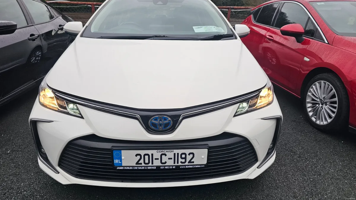 Toyota Corolla 2020 1.8 Hybrid Luna Saloon - Image 3
