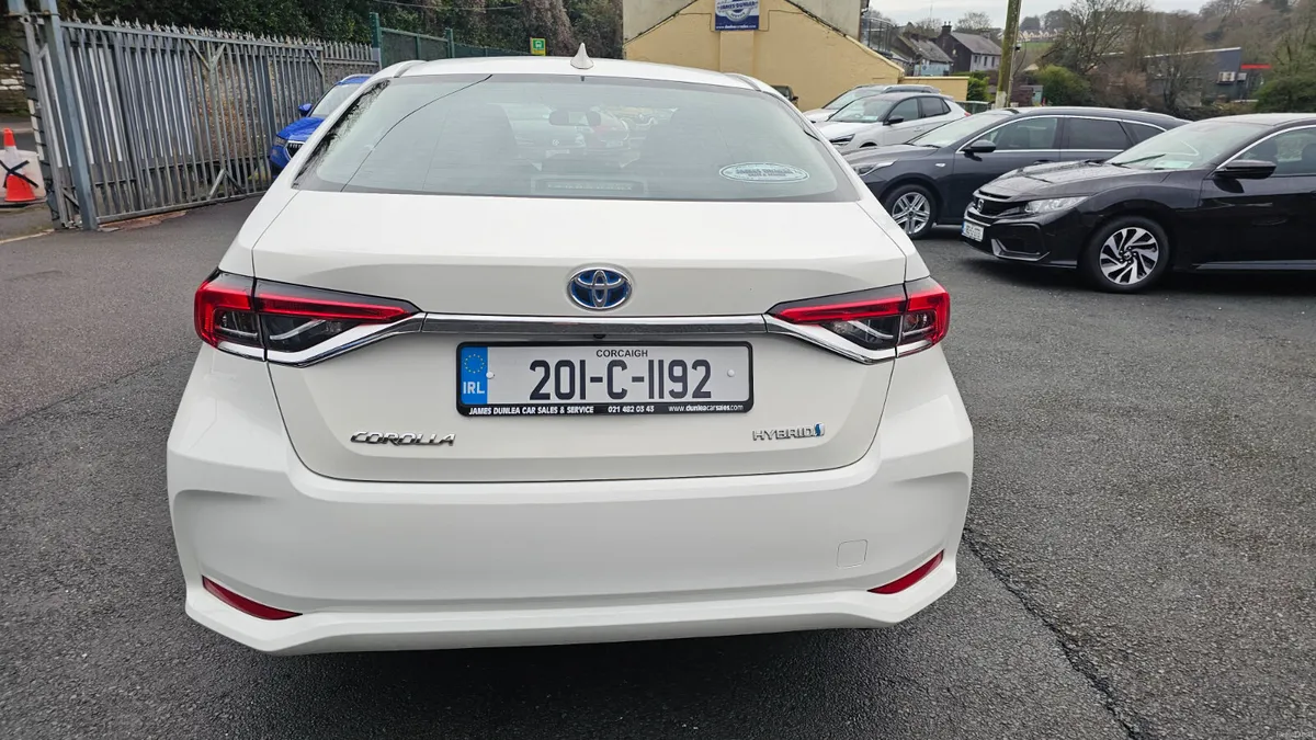 Toyota Corolla 2020 1.8 Hybrid Luna Saloon - Image 4