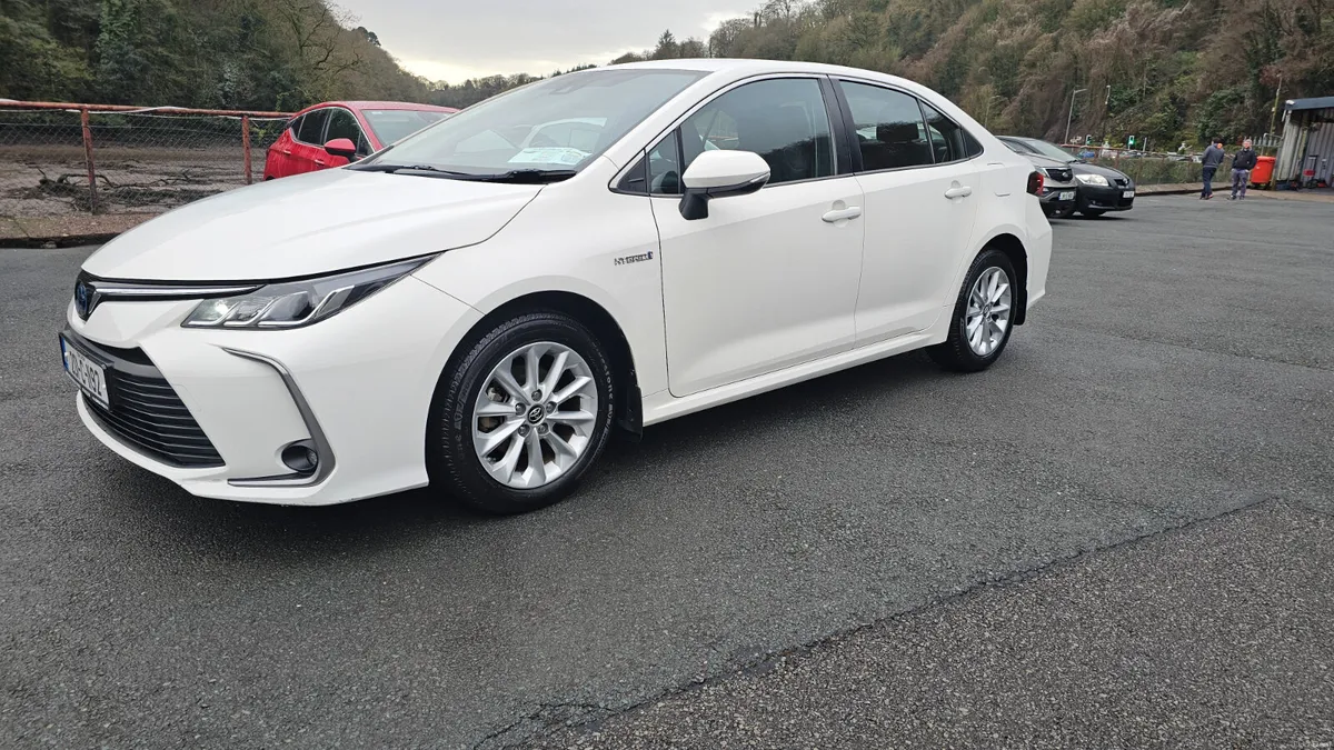 Toyota Corolla 2020 1.8 Hybrid Luna Saloon - Image 1