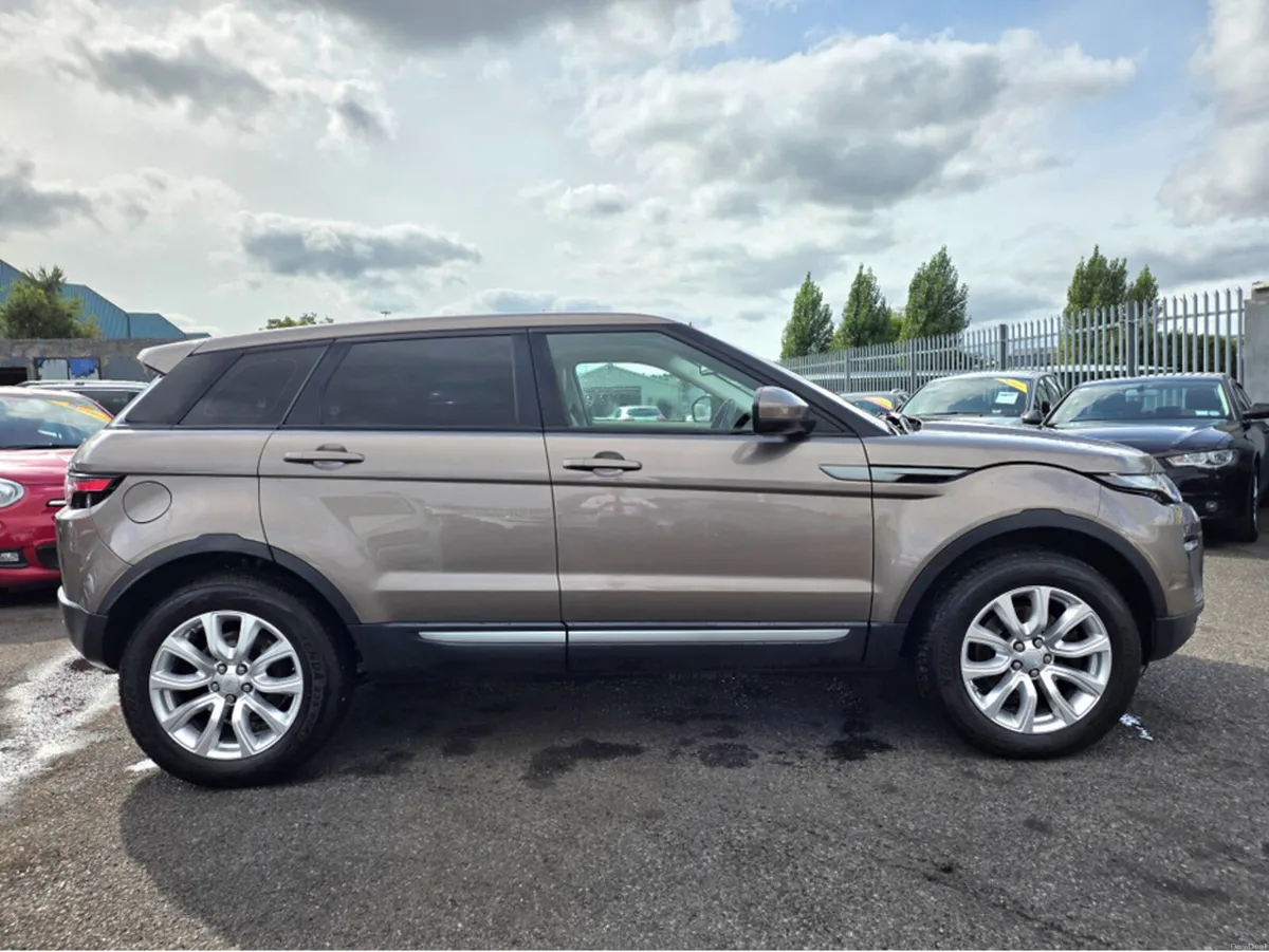 Land Rover Range Rover Evoque TD4 SE 4 X 4 ** IRIS - Image 4