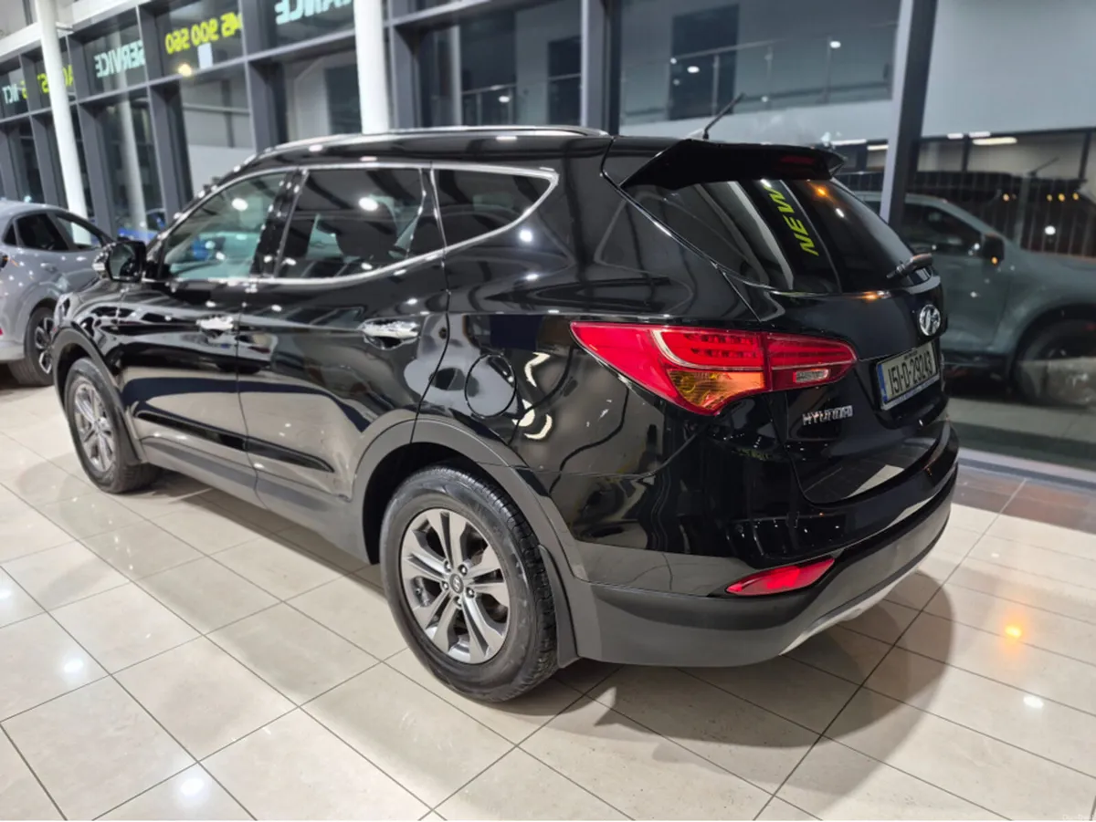Hyundai Santa Fe 4WD EXECUTIVE 7 SEATER - Image 4