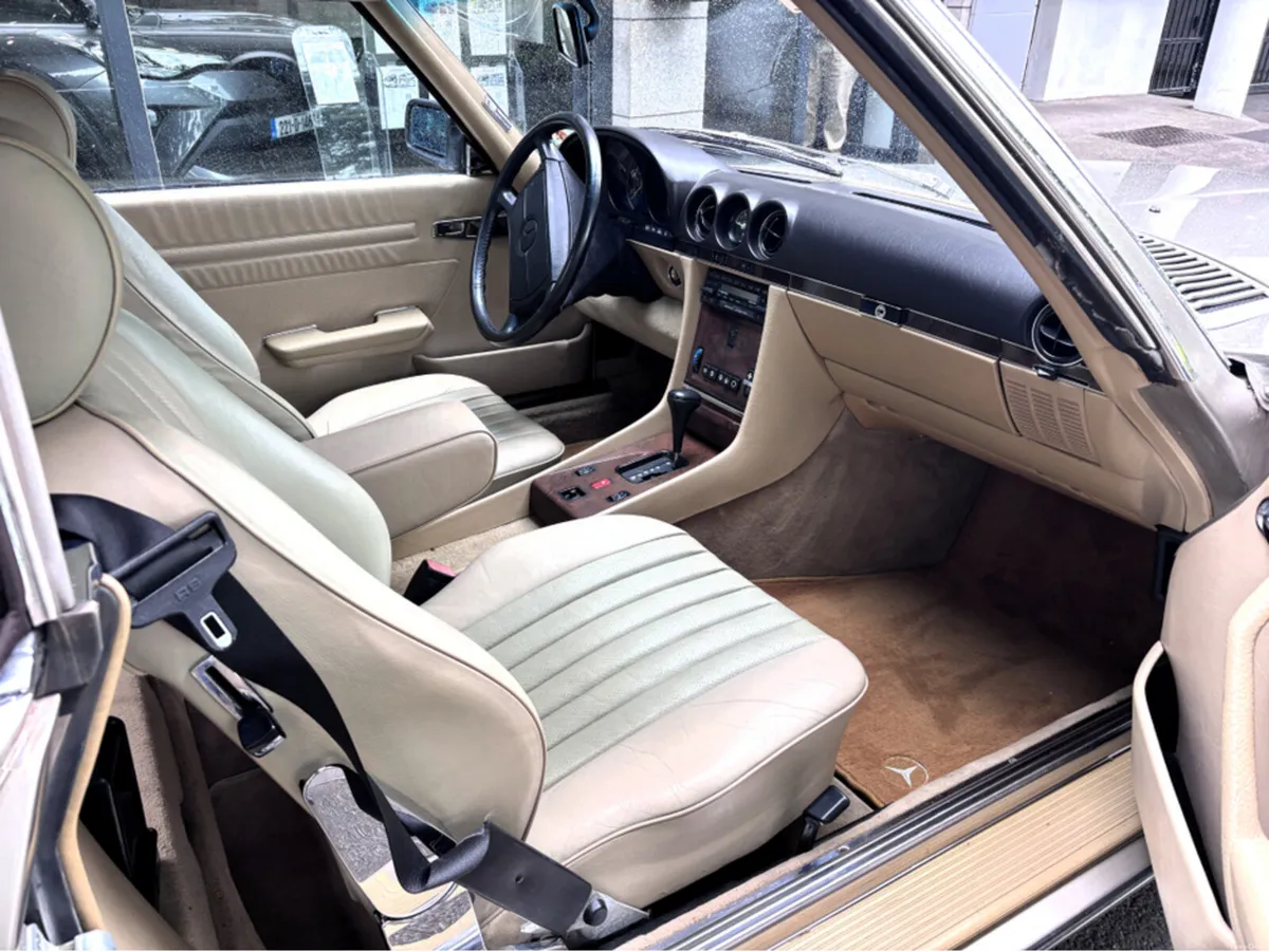 Mercedes-Benz SL-Class 560SL LEFT HAND DRIVE AUTO - Image 5