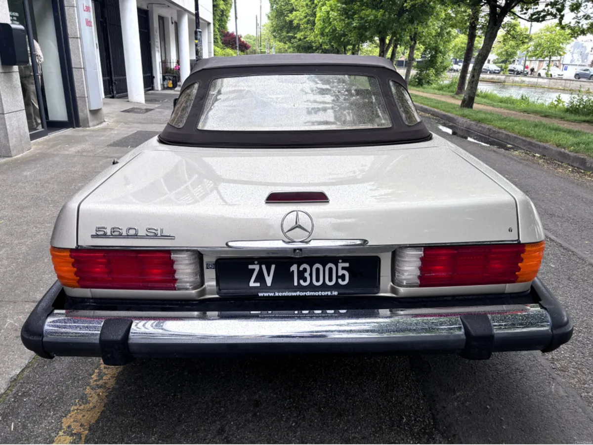 Mercedes-Benz SL-Class 560SL LEFT HAND DRIVE AUTO - Image 4