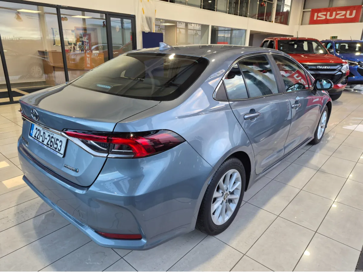 Toyota Corolla LUNA 4DR AUTO HYBRID - Image 3