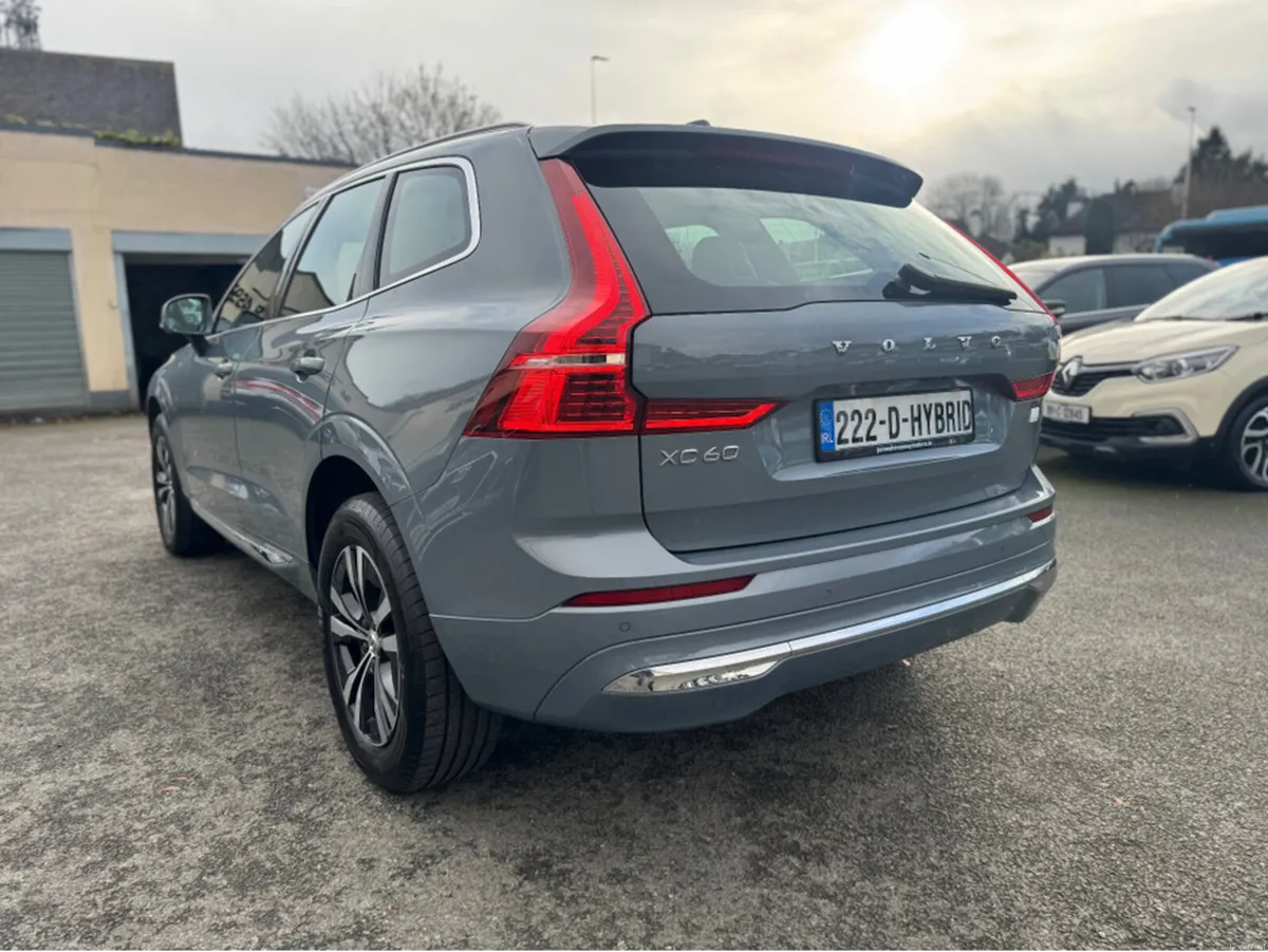 Volvo XC60 CORE T6 RECHARGE AWD - Image 3